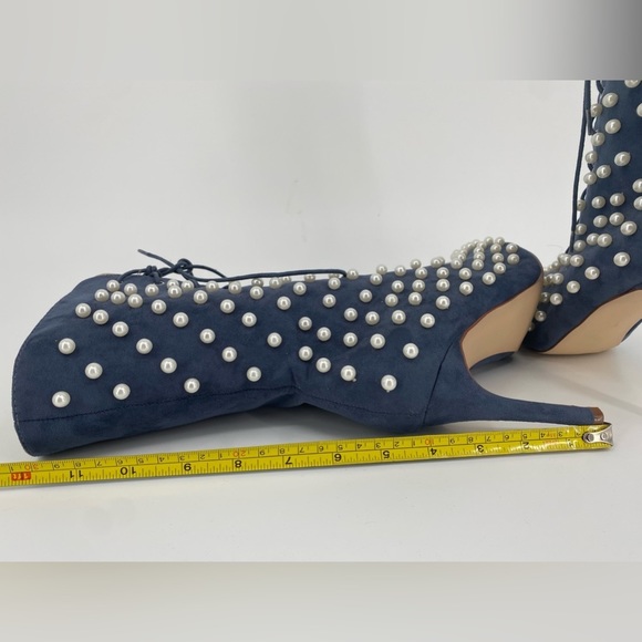 Cape Robbin Kitana Faux  Pointed Pearl Boots - Picture 9 of 11